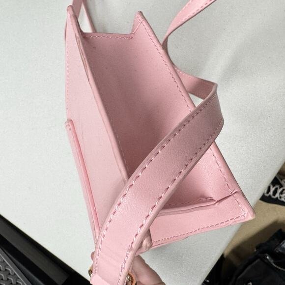 Truly Beauty x Barbie Collaboration Mini Purse Heart/Pink Handbag Crossbody Bag - Picture 8 of 8